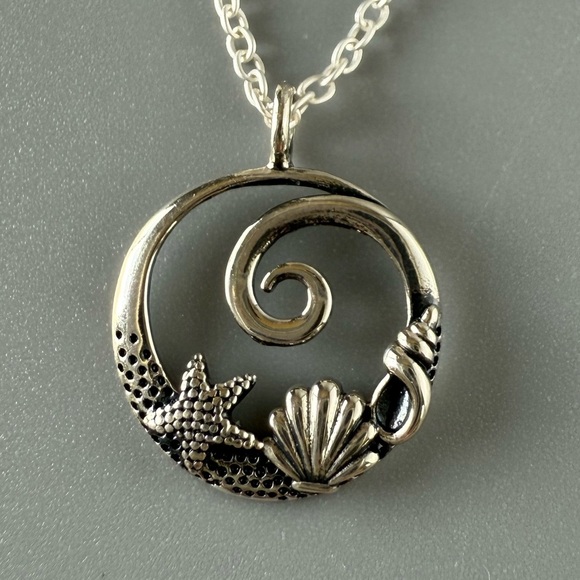 Sterling Silver Shell and Starfish Necklace - Picture 3 of 9